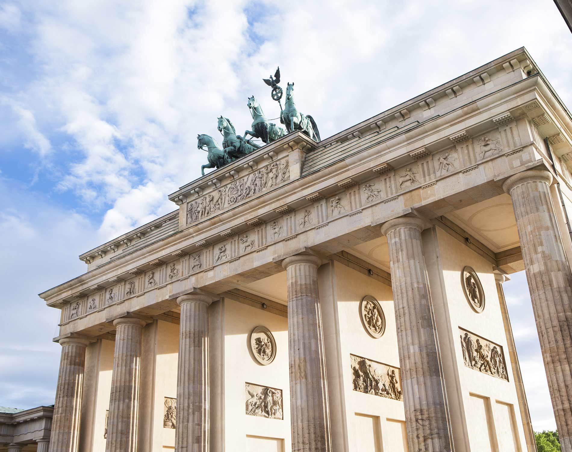 /-/media/images/website/background-images/offices/berlin/berlin_brandenburg_gate.ashx