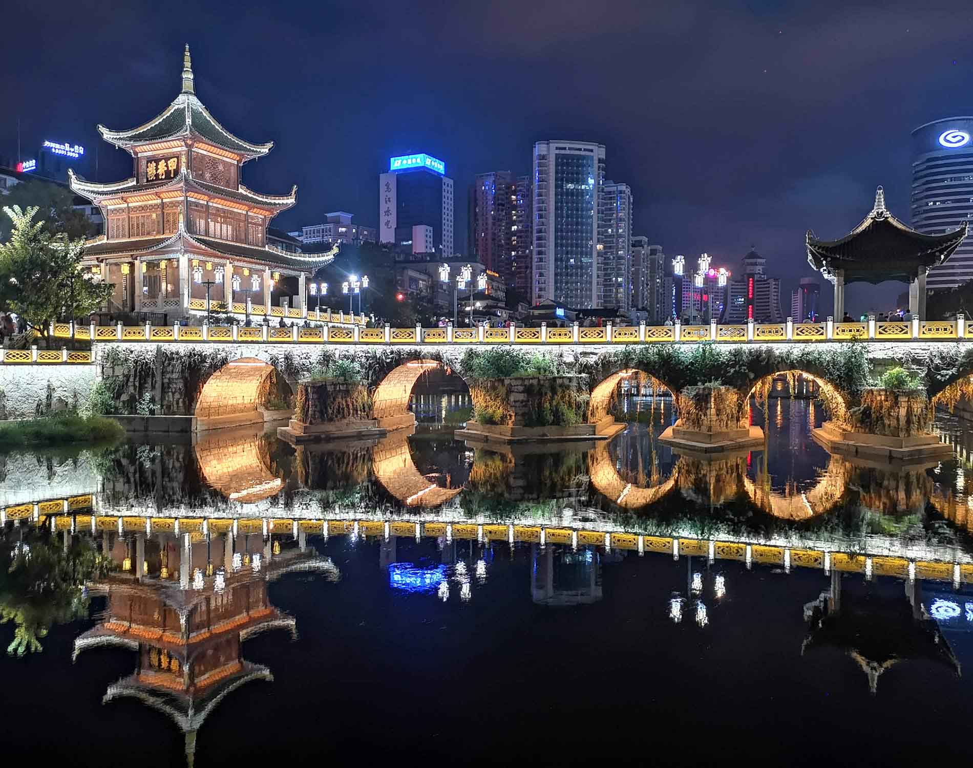 /-/media/images/website/background-images/offices/guiyang/guiyang_background_01.ashx?sc_lang=zh-cn