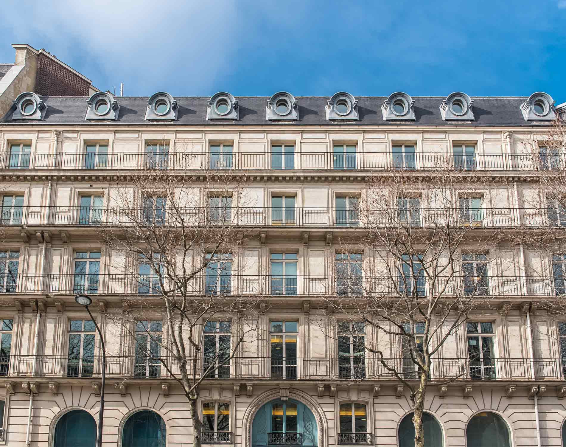 Building in the center of Paris