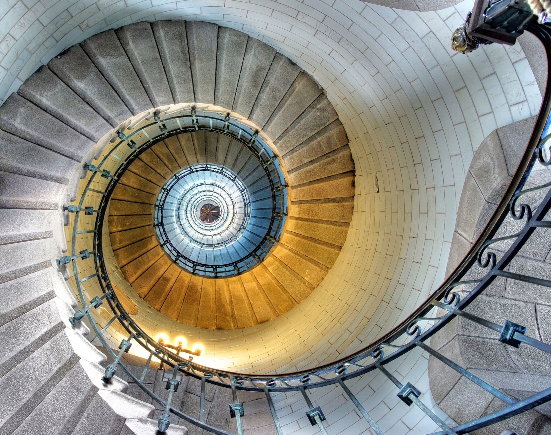 Spiral Staircase, Ponce de Leon Inlet Lighthouse, Florida бесплатно